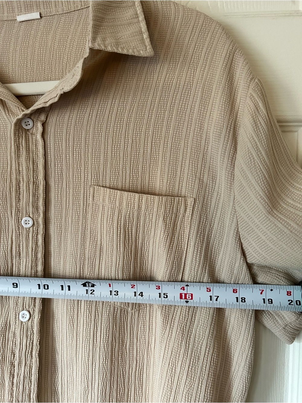 Light Beige Short Sleeve Button Up Shirt Relaxed Fit Pocket Top Size Medium - Picture 6 of 10
